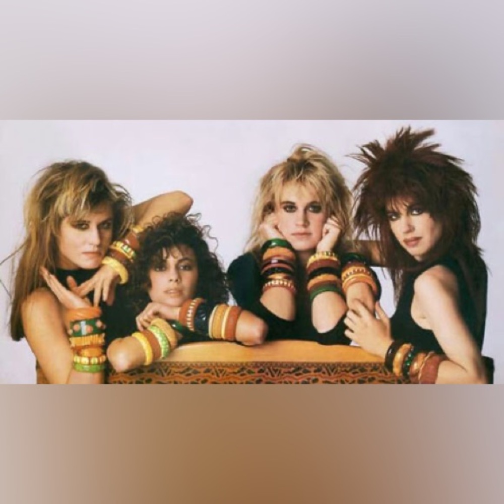 80’s Hot Pink Bracelet - Picture 4 of 8